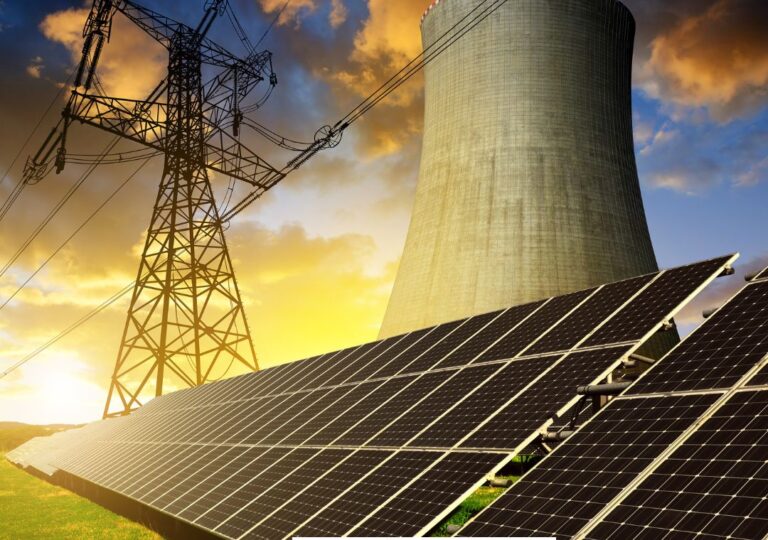 Energi adalah kemampuan untuk melakukan kerja atau menghasilkan perubahan. Ia merupakan properti yang dimiliki oleh semua benda dan sistem.