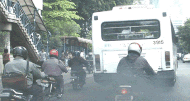 Penyebab Knalpot Ngebul Pada Motor & Mobil