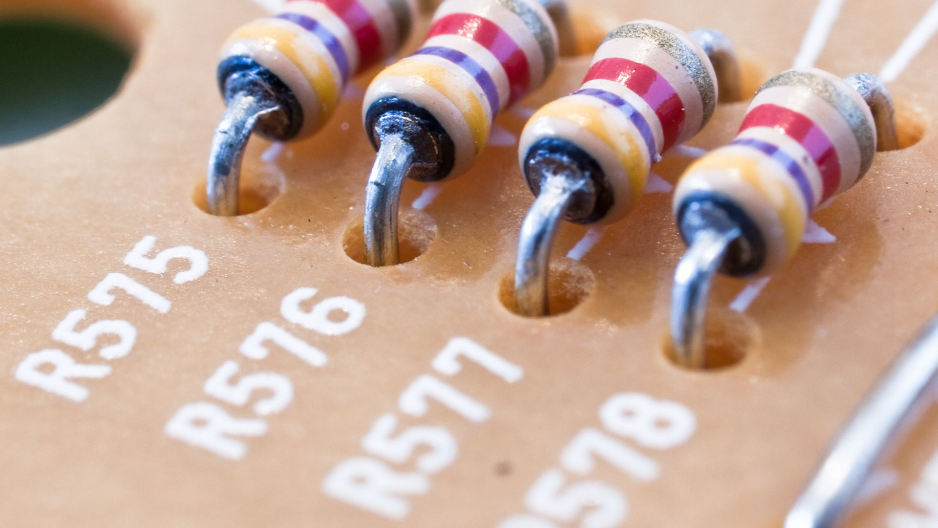 cara menghitung nilai resistor